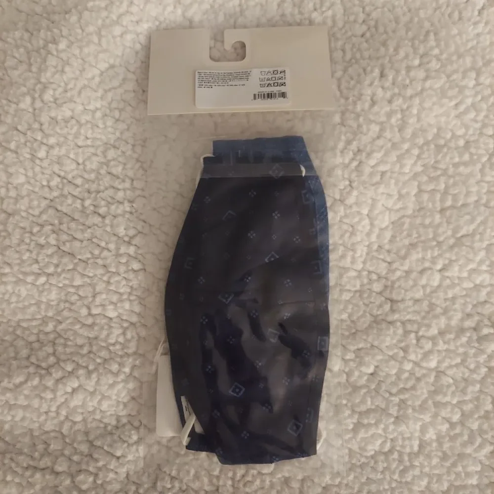 GAP Adult Contour Mask with Filter Pocket (3-Pack)